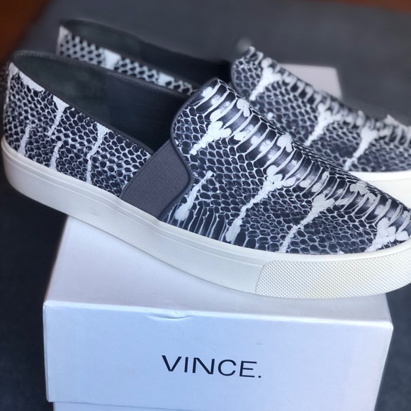 Vince Berlin Slip on Sneakers - Picture 2 of 8